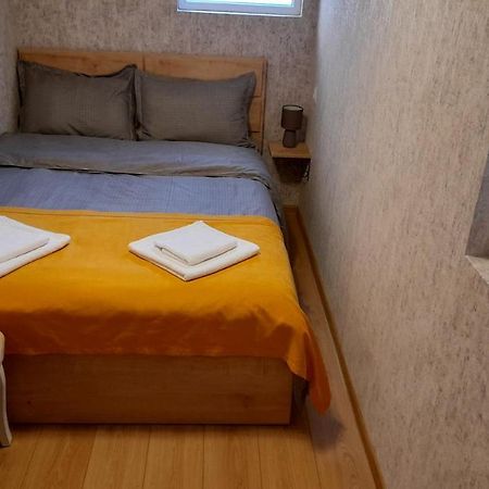 Yellow Apartment Tbilisi Exterior foto