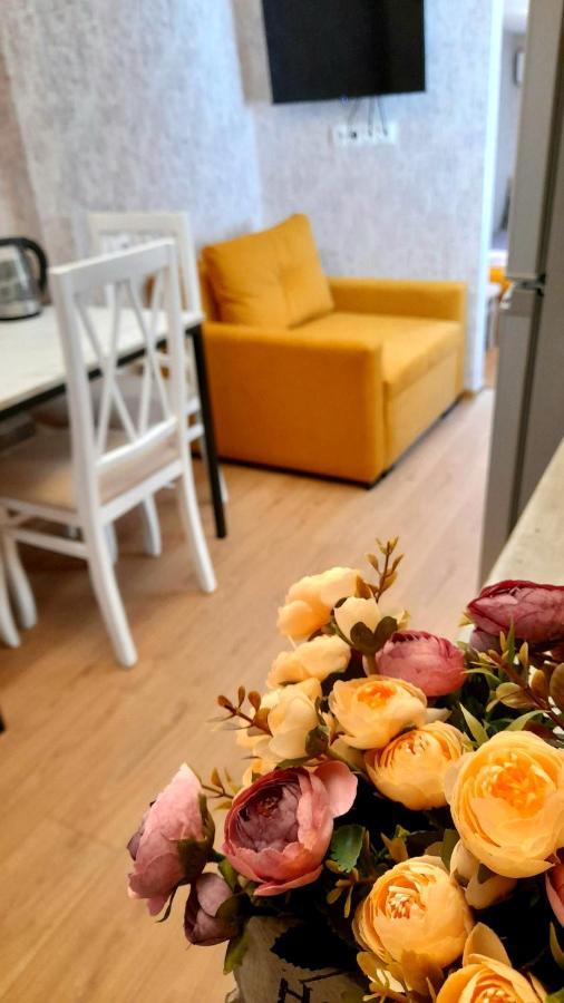 Yellow Apartment Tbilisi Exterior foto