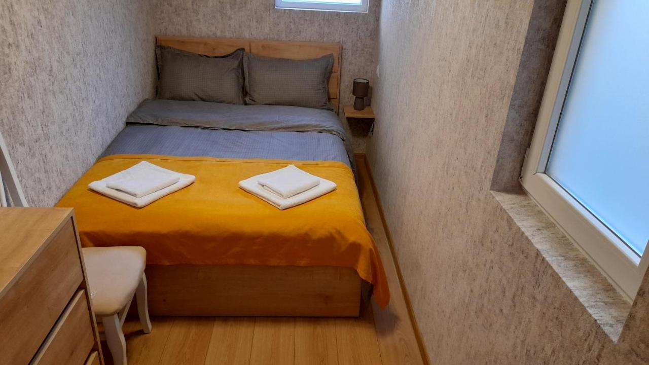 Yellow Apartment Tbilisi Exterior foto